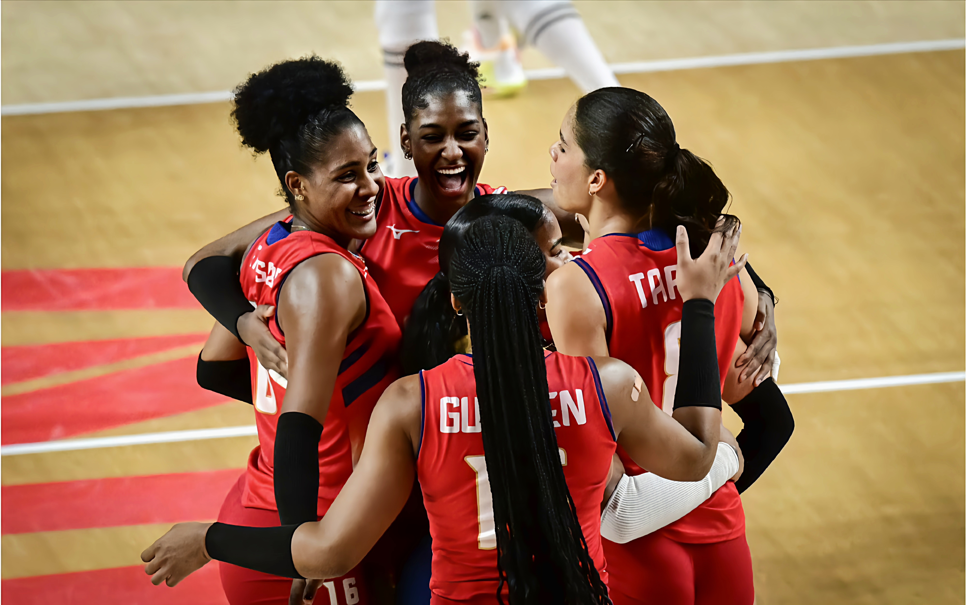 波兰女队在加时赛中战胜加拿大队 波兰女队在加时赛中战胜加拿大队