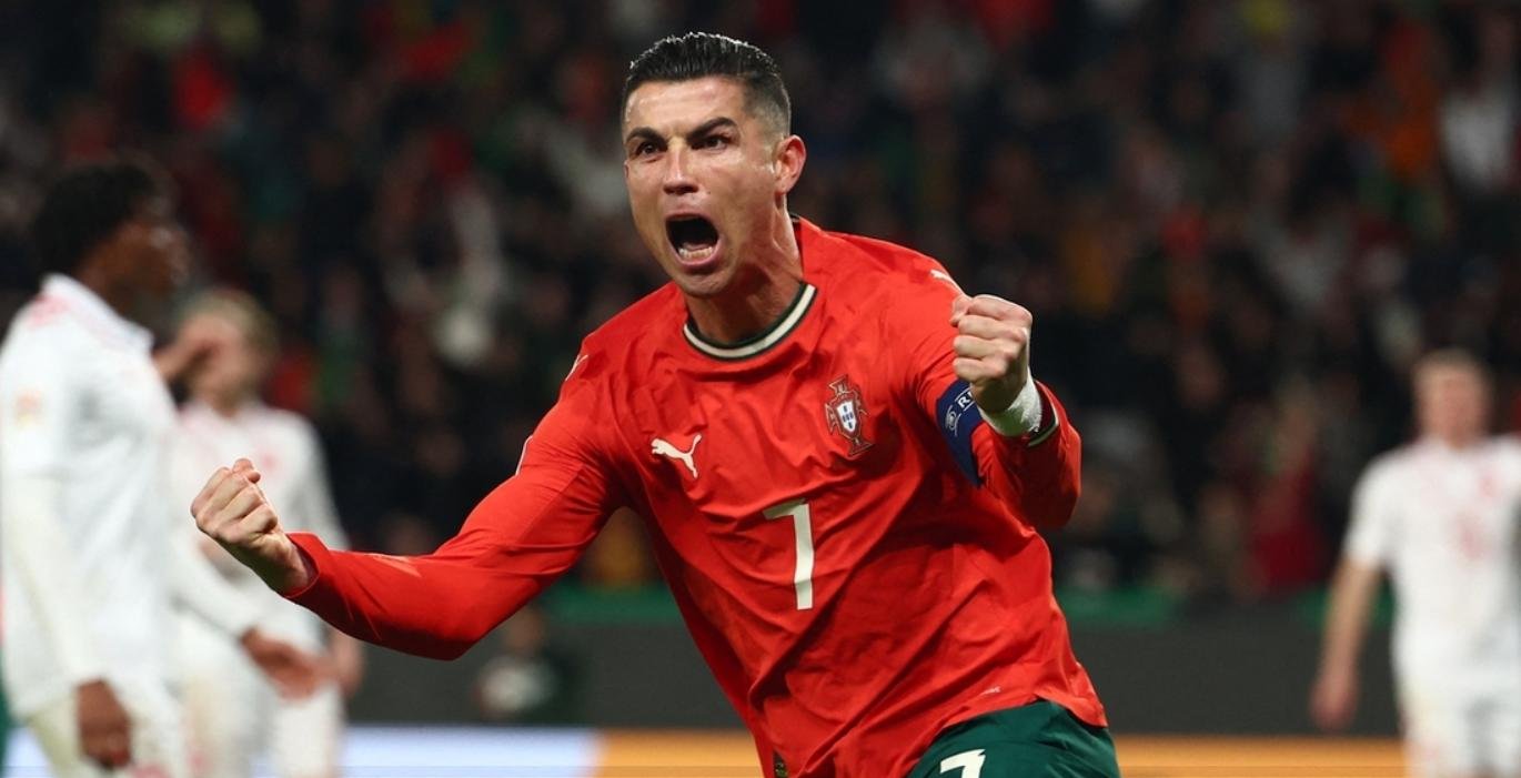 包含足球明星闪耀赛场,铁血对决显雄心的词条 包含足球明星闪耀赛场,铁血对决显雄心的词条