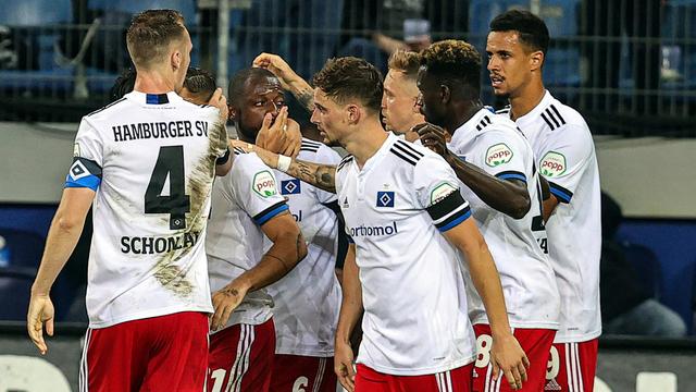 包含汉堡SV未能抵挡弗赖堡攻势,遭受失利的词条 包含汉堡SV未能抵挡弗赖堡攻势,遭受失利的词条