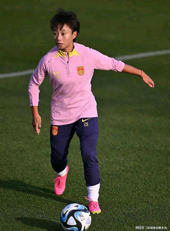 女足运动员表现出色，获得重要胜利的简单介绍