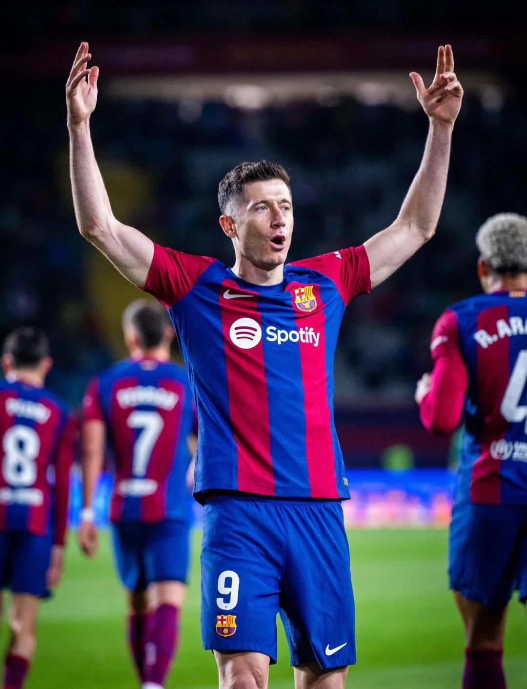 包含瓦伦西亚主场比击败多特蒙德,晋级下一轮的词条 包含瓦伦西亚主场比击败多特蒙德,晋级下一轮的词条