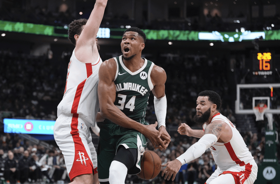 雄鹿客场胜黄蜂，取得三连胜的简单介绍