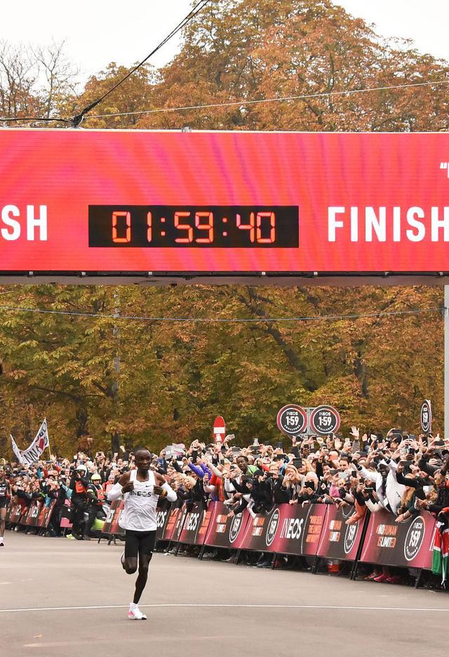 包含韩国横扫莱比锡红牛，恩昆库打破历史纪录的词条