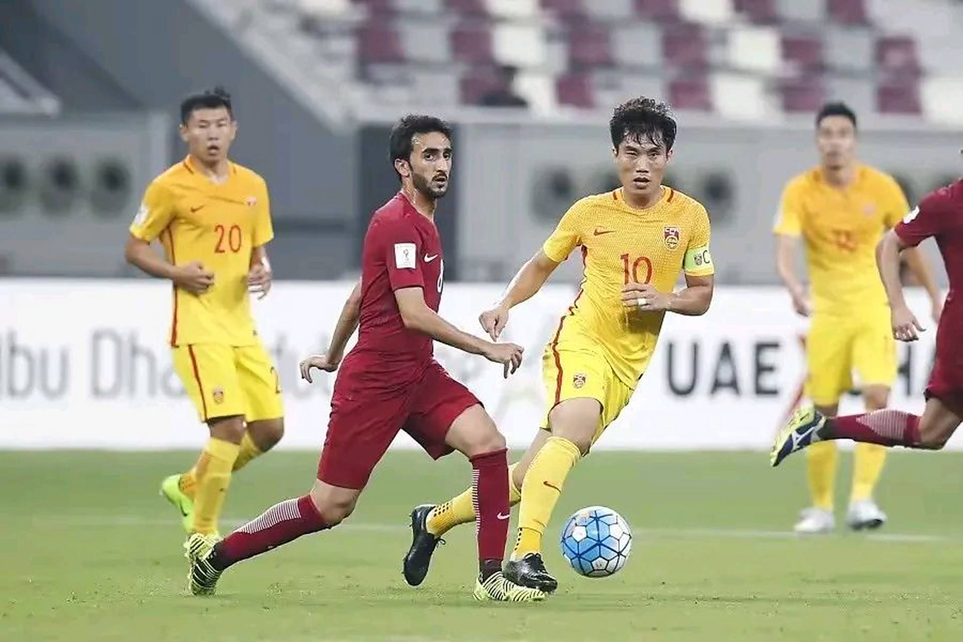 亚洲杯传奇谢幕，球迷泪洒赛场