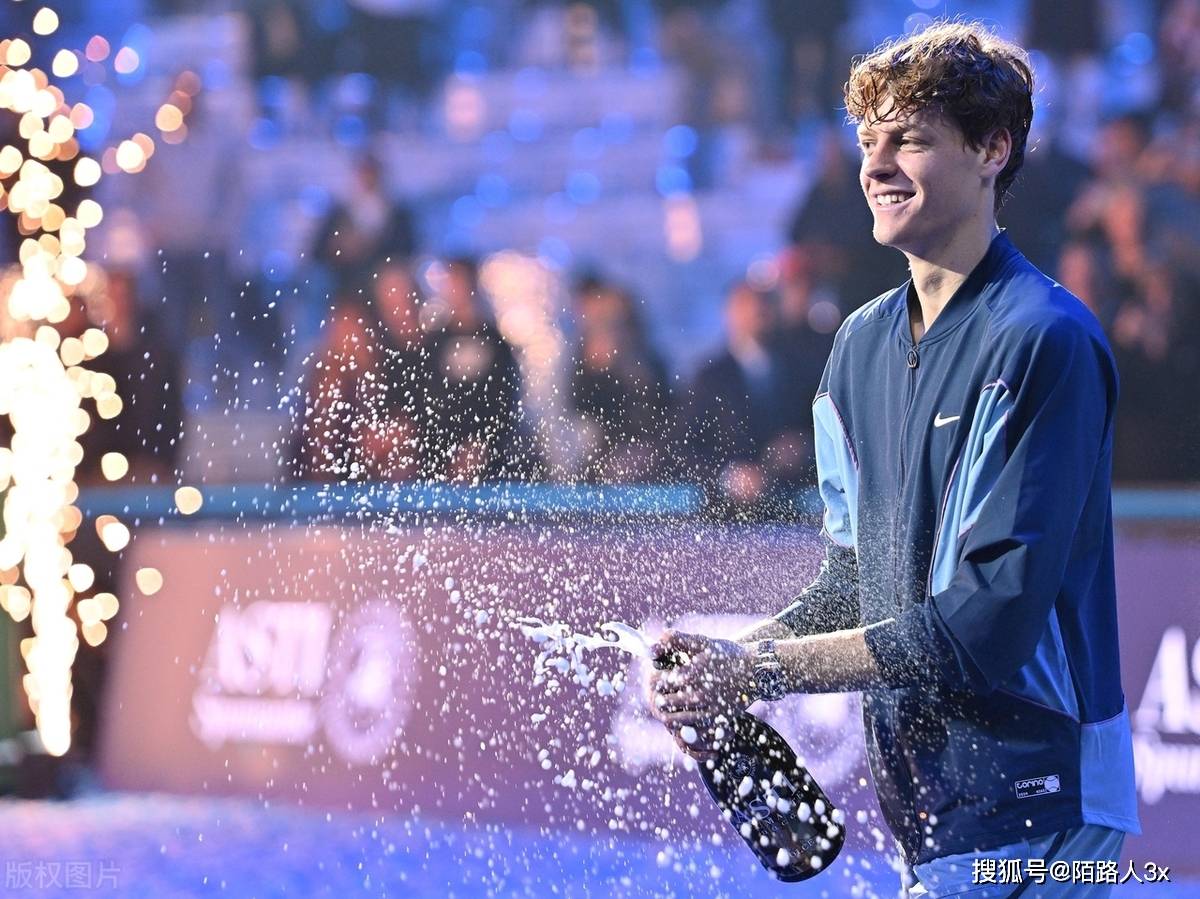 ATP总决赛逆转年终总决赛，辛纳统治全场