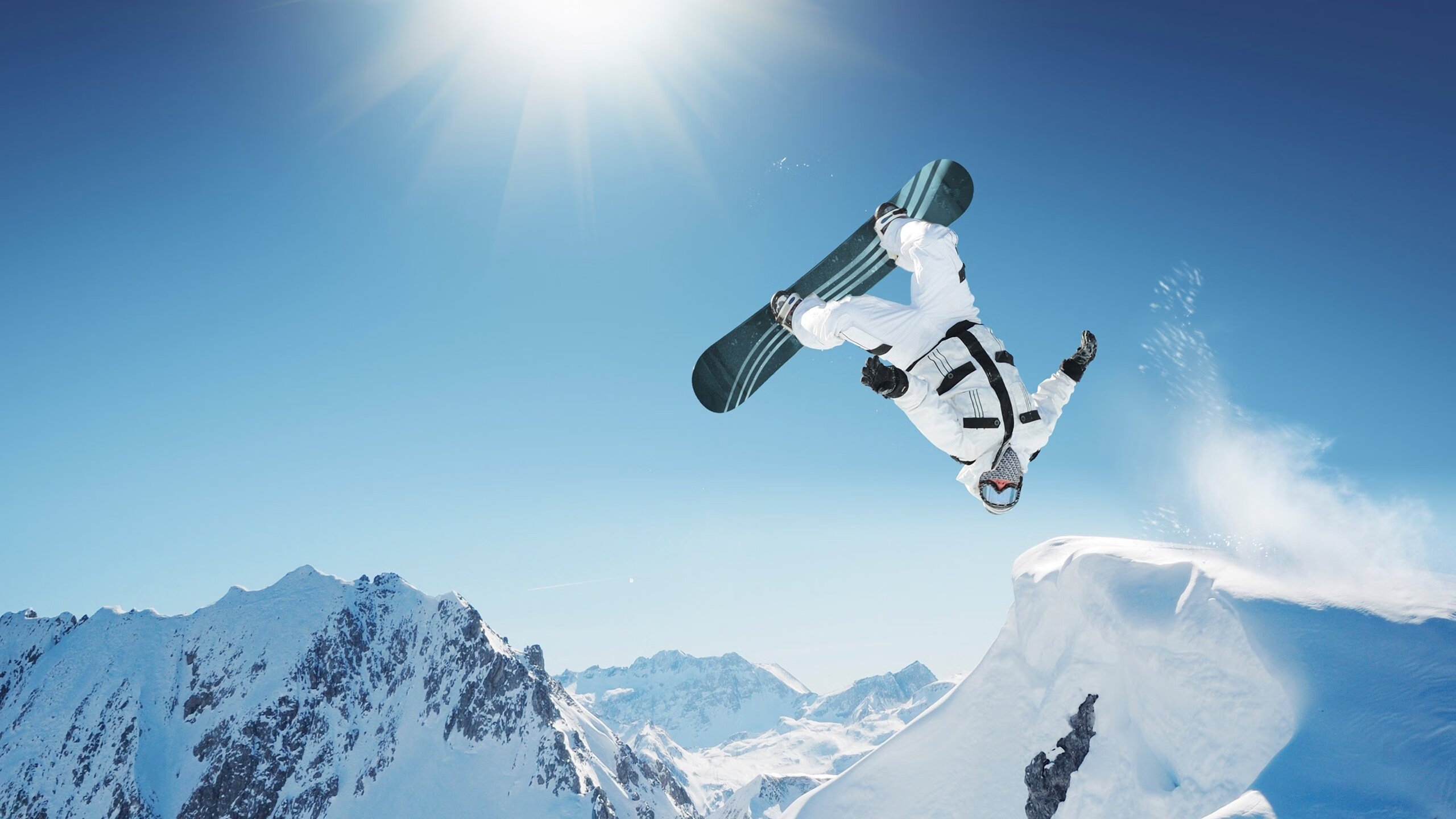 爵士屠龙者夜，蜂鸣器席卷欧冠，篮球世界的双生火焰