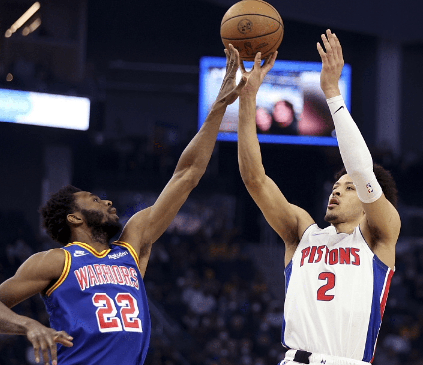 克莱主宰比赛走向，活塞火力压制深圳队