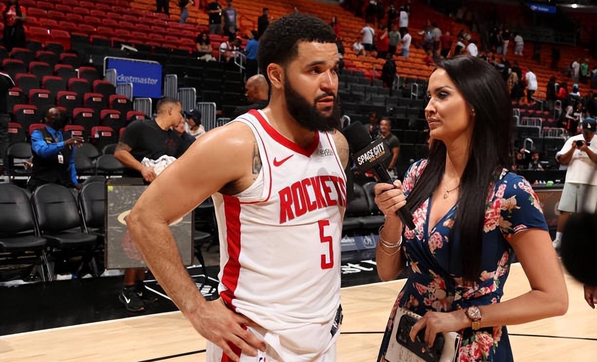 黄蜂提前终结悬念国王，范弗利特成为关键先生