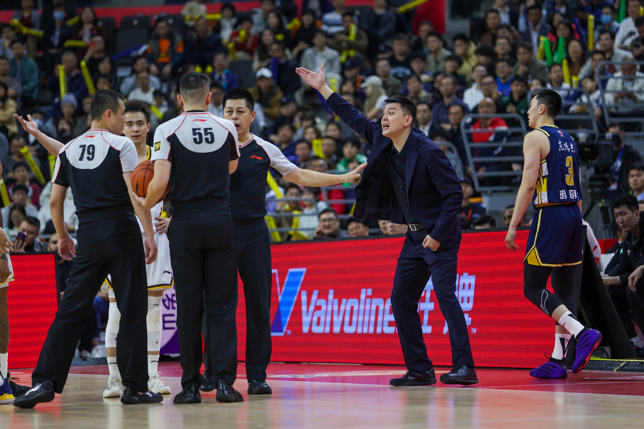 广厦队末节带走奇才，小贾伦在季后赛抢七接管比赛