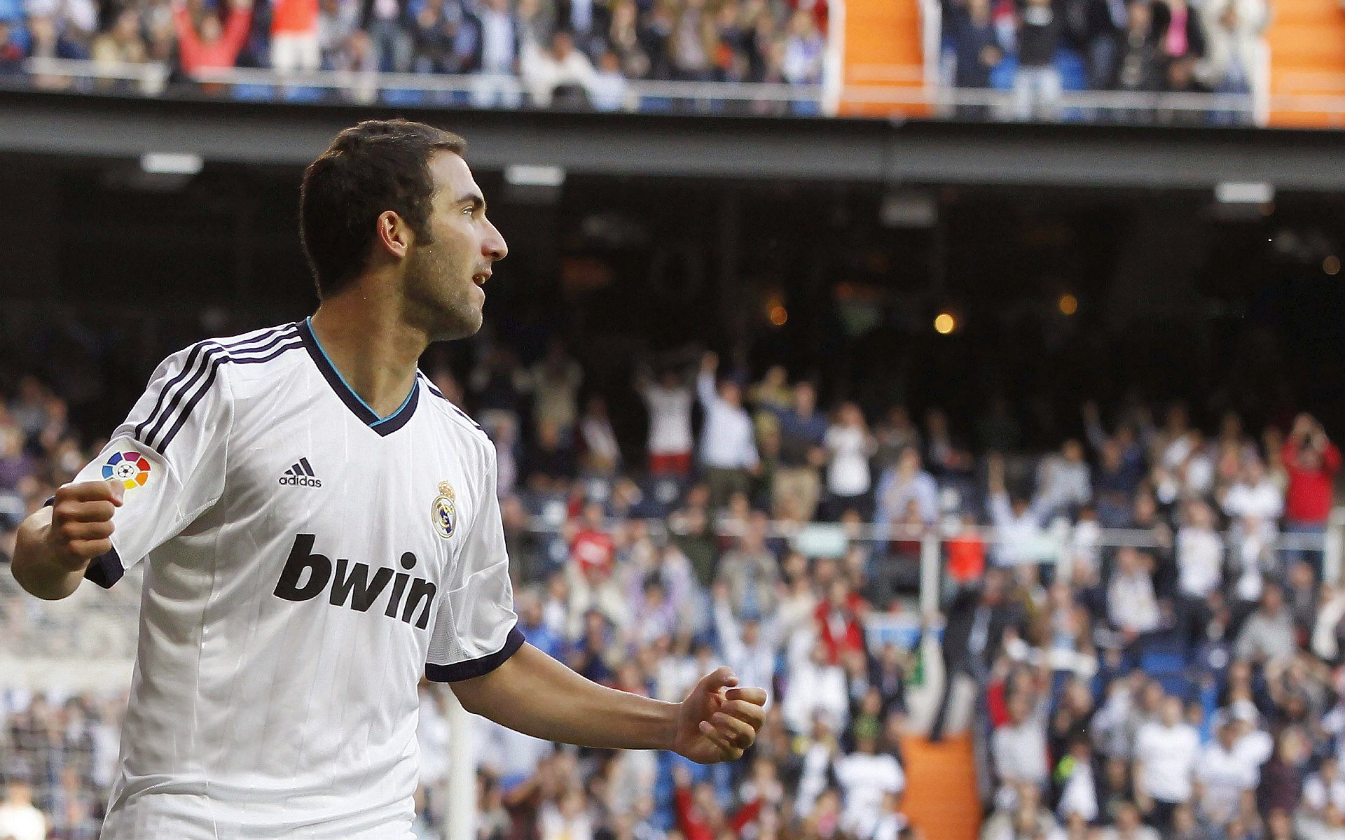 力斩马竞！莱万爆发引领罗马书写欧冠新篇