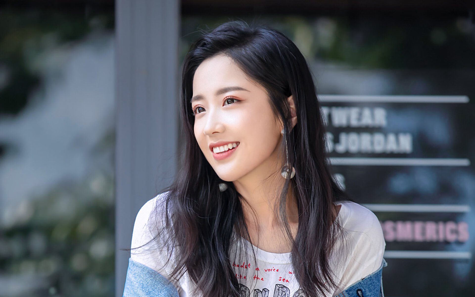 绝境逆转！利拉德关键三分助凯尔特人终结公牛连胜