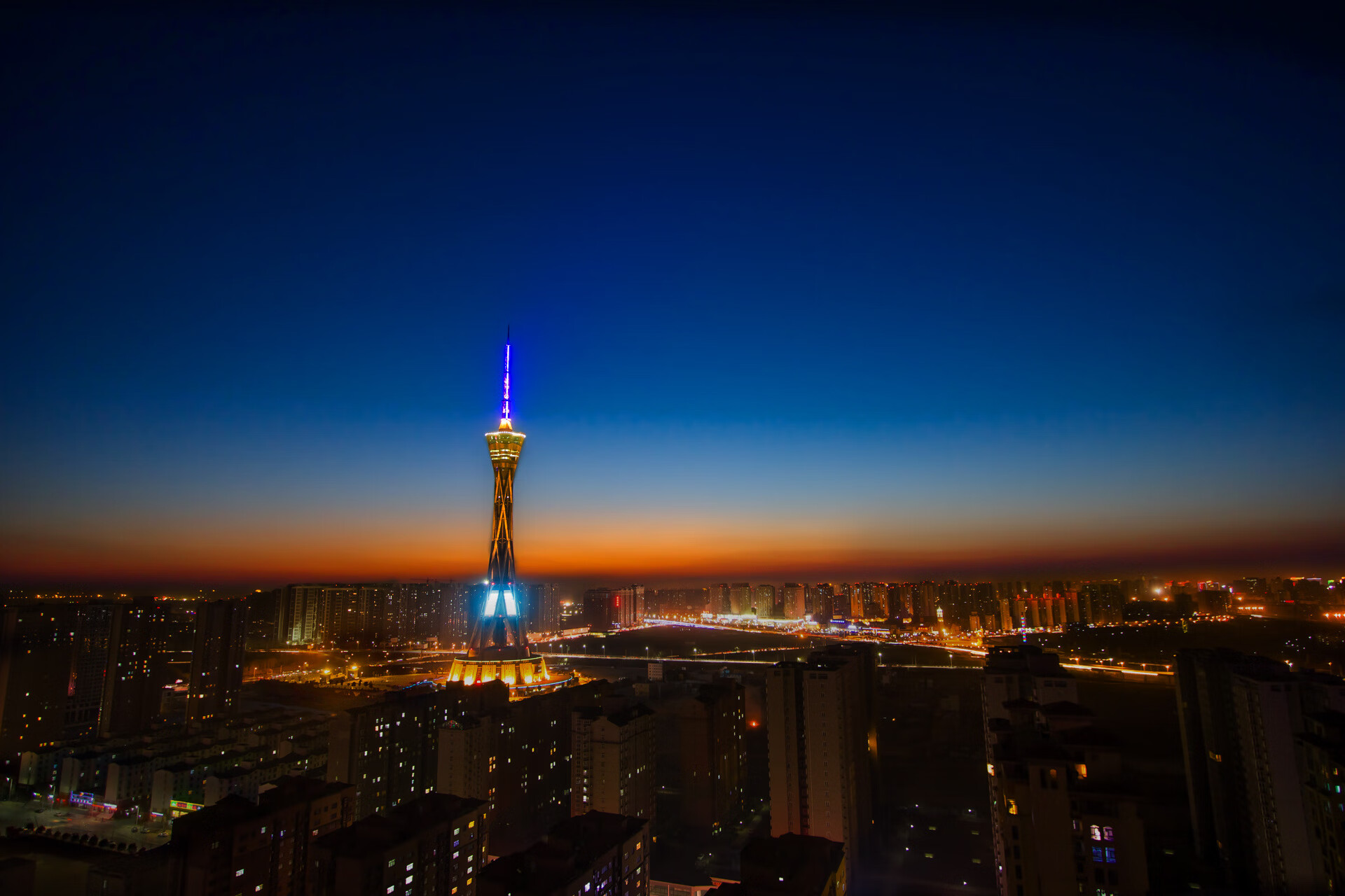 红白风暴席卷北欧，莱万独造三球，波兰横扫丹麦逼近2026世界杯十六强